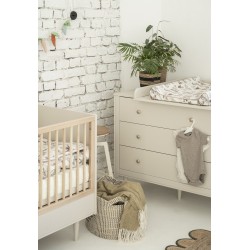 Komoda dziecięca 3 szuflady + 1 drzwi Pinio Petite – komoda do pokoju dziecka z opcją przewijaka, szampańska