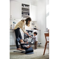 Leżaczek Bliss Granatowy BABYBJORN