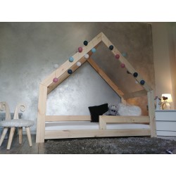 Łóżko Domek dziecięce 180x90 klasyczne + barierka + stelaż