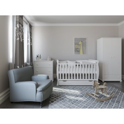Lozeczko niemowlęce 140x70 Scarlet 3w1 + tapczanik biale w pokoju dziecka