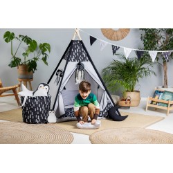 Namiot Tipi dla dzieci Czarny lasek z okienkiem i matą w pokoju dziecka