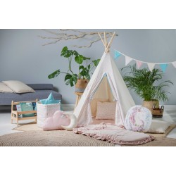 Namiot Tipi Pudrowy kwiatuszek z matą i poduszkami w pokoju dziecka