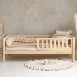 Łóżko Basic Love z barierką płotek 190x90 naturalne drewno nóżki 19 cm (szybka wysyłka)