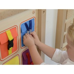 MASTERKIDZ Drewniana Tablica Manipulacyjna Ścienna Flex Kolorowe Kieszonki Klamry i Rzepy